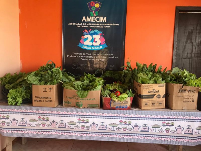 SANTA MONICA CLUBE DE CAMPO FAZ DOAÇÃO DE VERDURAS PRA AMECIM